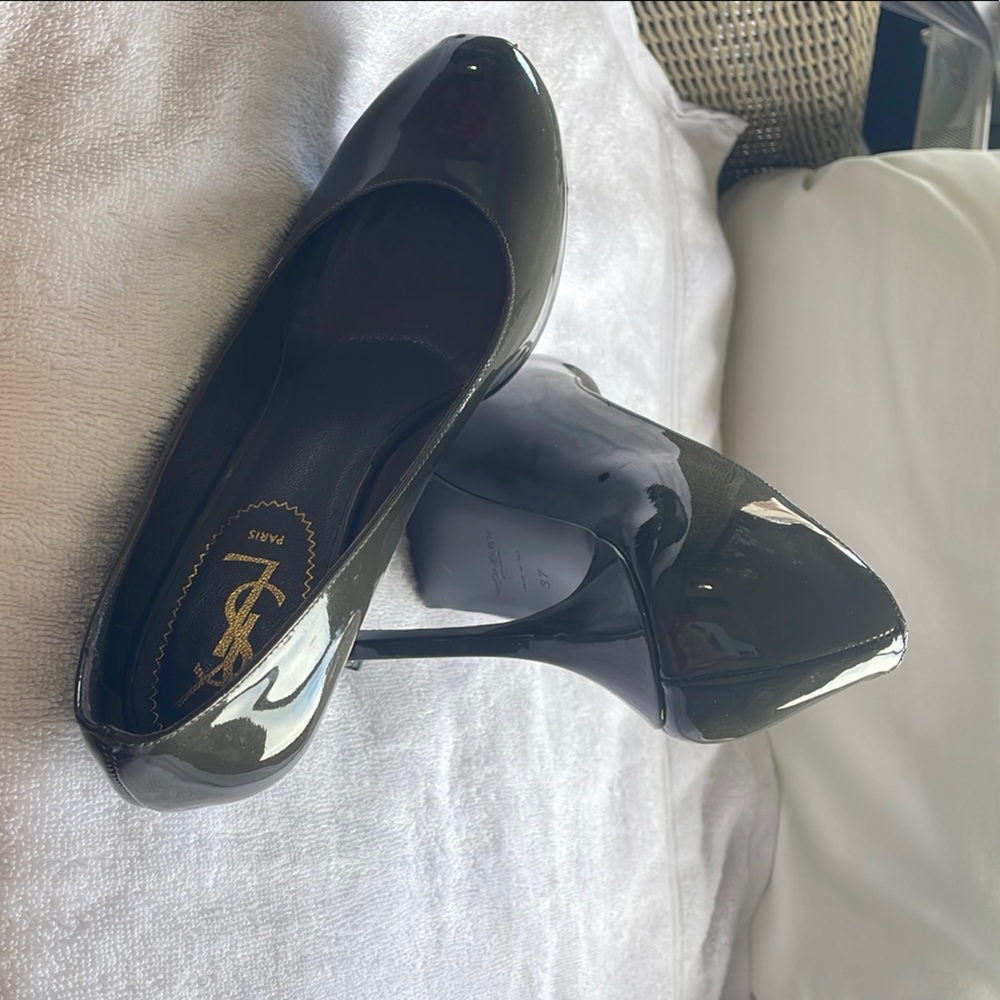 Yves Saint Laurent Black Patent Leather Heels